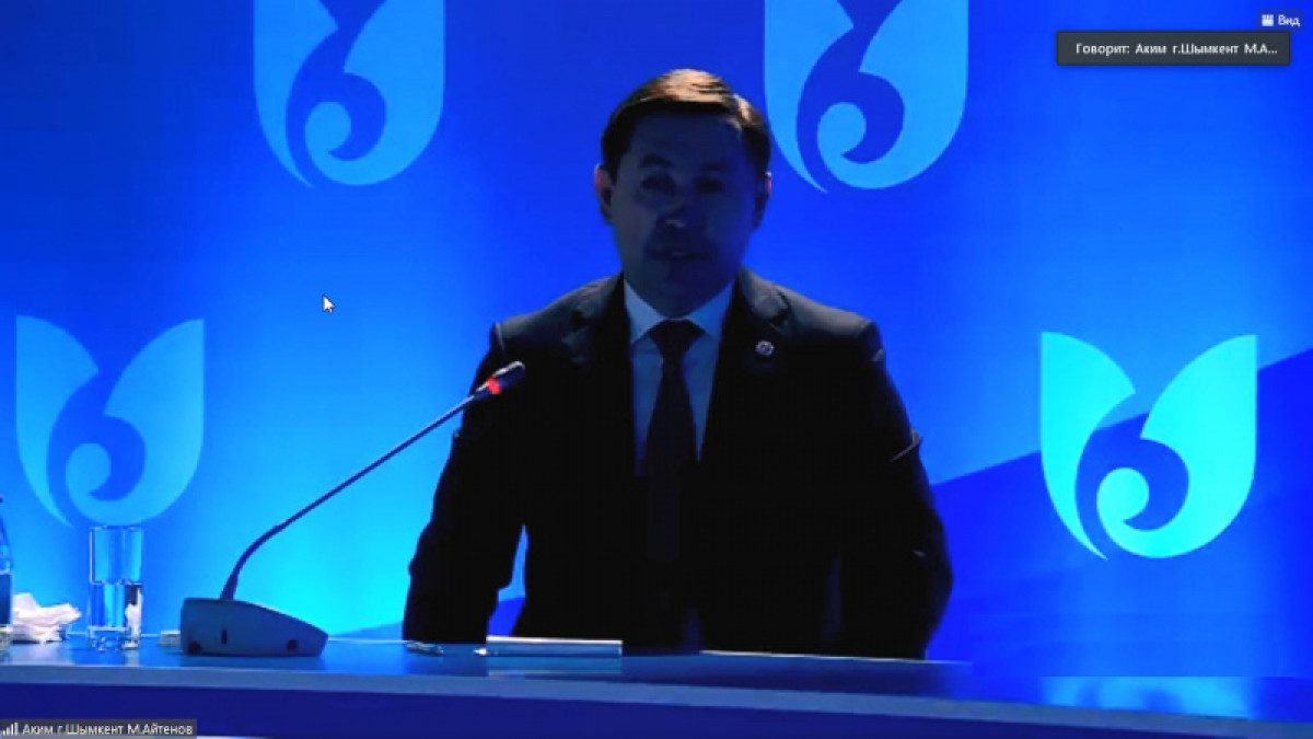 Свет отключили во время выступления акима Шымкента на встрече с населением