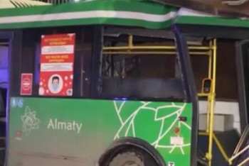 Фотография к новости: ДТП с автобусом в Алматы: пострадали пешеходы и пассажир