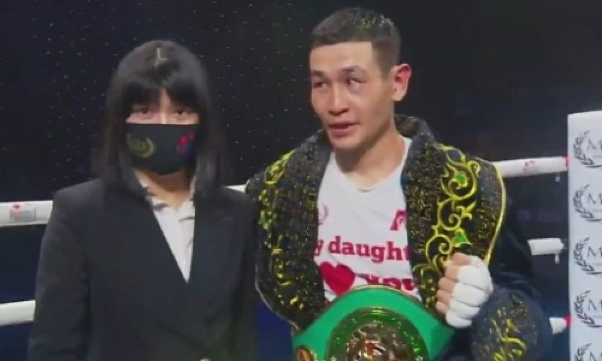 Казахстанский боксер Нуртас Ажбенов стал чемпионом WBC