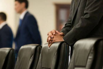 Фотография к новости: Районного замакима наказали за назначение родного брата главой отдела