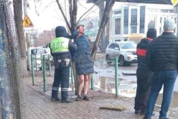 Фотография к новости: Полуголый сын депутата сбил военного прокурора с женой на переходе