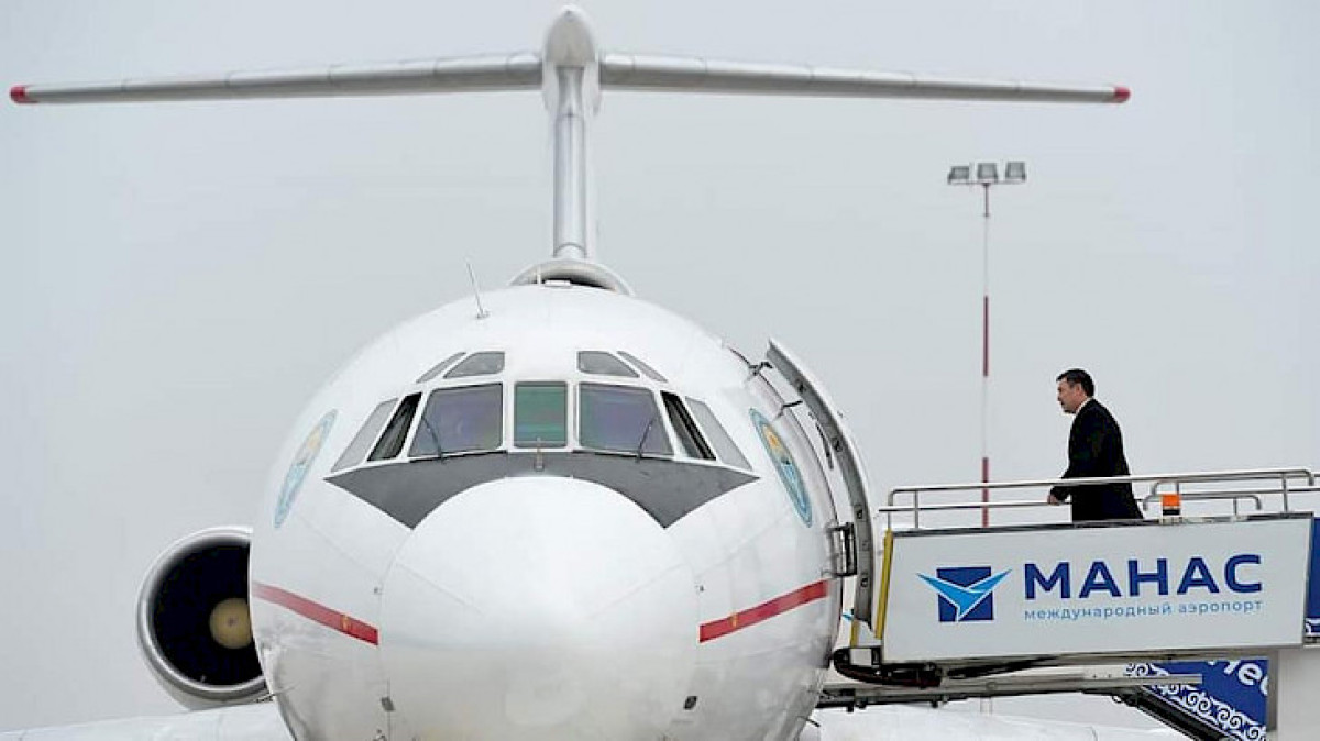 Садыр Жапаров вылетел в Казахстан: кто еще в составе делегации