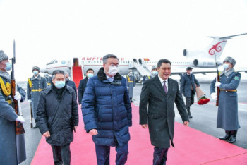 Фотография к новости: Садыр Жапаров прибыл в Нур-Султан