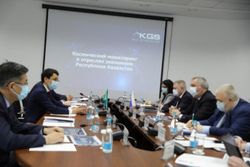 Фотография к новости: Мусин встретился с главой "Роскосмоса"