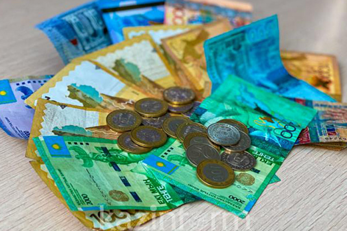 Токаев узаконил выплаты для дипломатов на пенсии