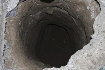 Фотография к новости: Воры в Индии прорыли тоннель и унесли 400 килограммов серебра