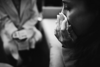 Фотография к новости: "Ребенок умер в утробе": беременной астанчанке отказали в госпитализации из-за долгов по ОСМС