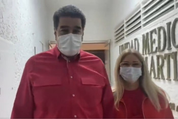 Фотография к новости: Мадуро и его жена привились вакциной "Спутник V"