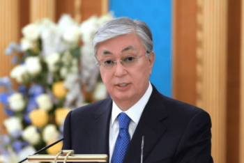 Фотография к новости: Глава государства поздравил женщин с праздником весны