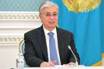 Фотография к новости: Токаев провел встречу с профессором Стэнфордского университета