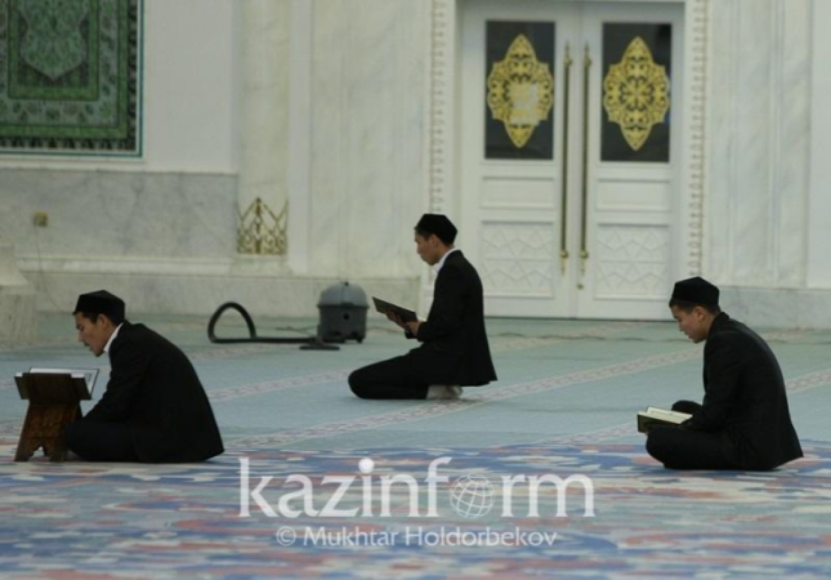 Алматы в "красной зоне": как будут работать мечети и церкви