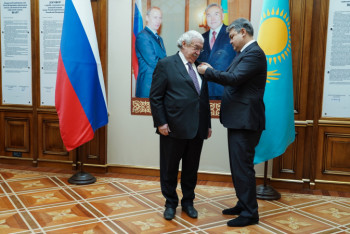 Фотография к новости: Известному российскому журналисту вручили орден "Достык"