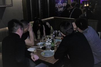 Фотография к новости: Около 300 человек находились в баре Нур-Султана, несмотря на карантин