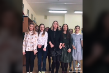 Фотография к новости: Учительница уволилась из-за претензий к ее видео в TikTok