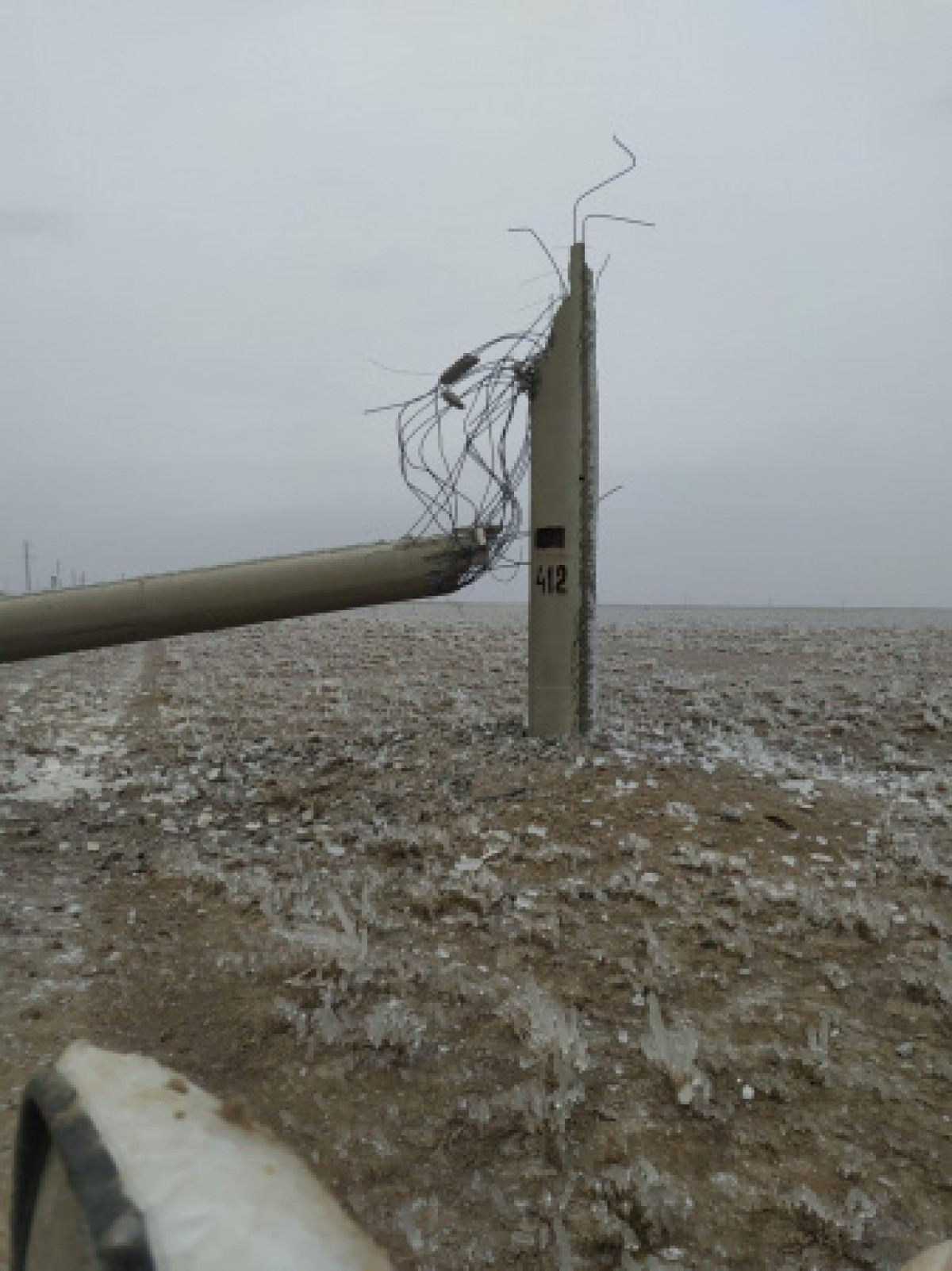 Почему без электричества остались сразу две области, пояснили в Минэнерго