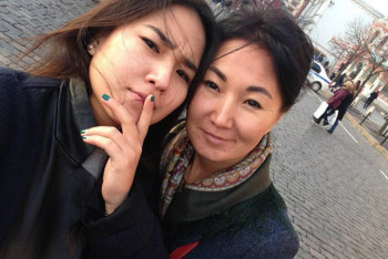 Фотография к новости: Мать погибшей в Москве студентки Томирис Байсафы обратилась к Токаеву