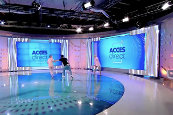 Фотография к новости: Обнаженная женщина в прямом эфире напала на телеведущую