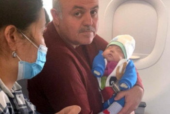 Фотография к новости: Малыша из Кыргызстана спас личный врач Эрдогана на борту самолета