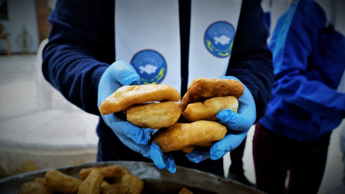 "Бауырсак party" провели волонтеры на улицах Нур-Султана