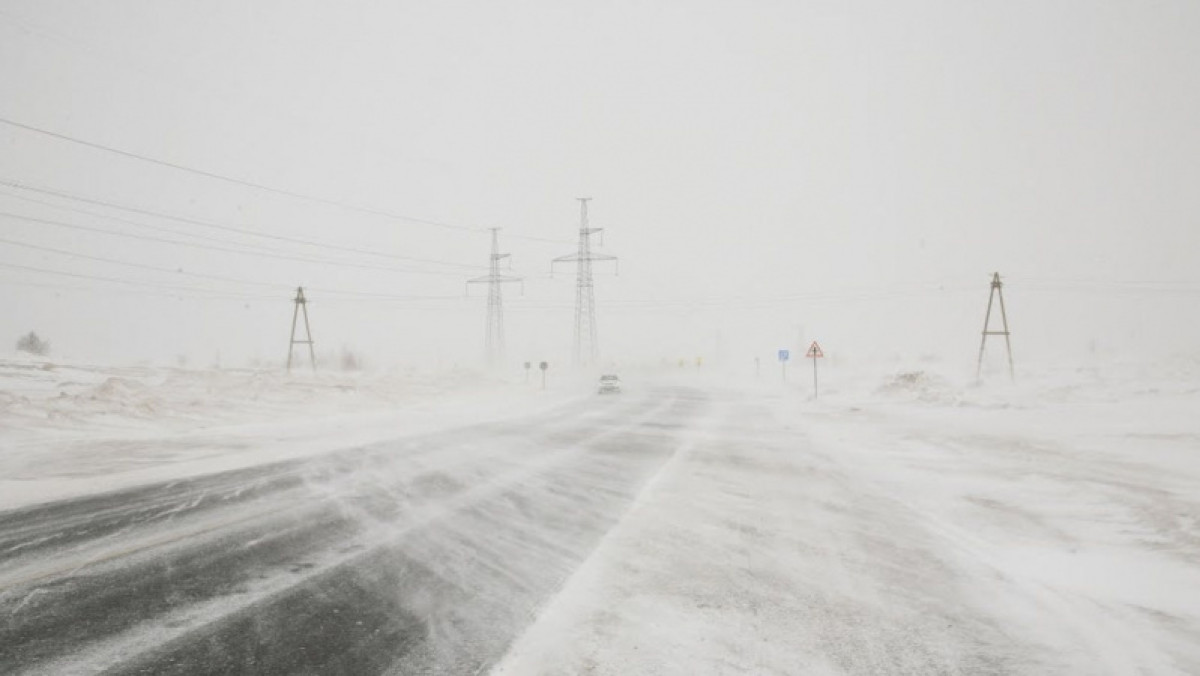 Из-за метели закрыли трассы в Акмолинской и Карагандинской области