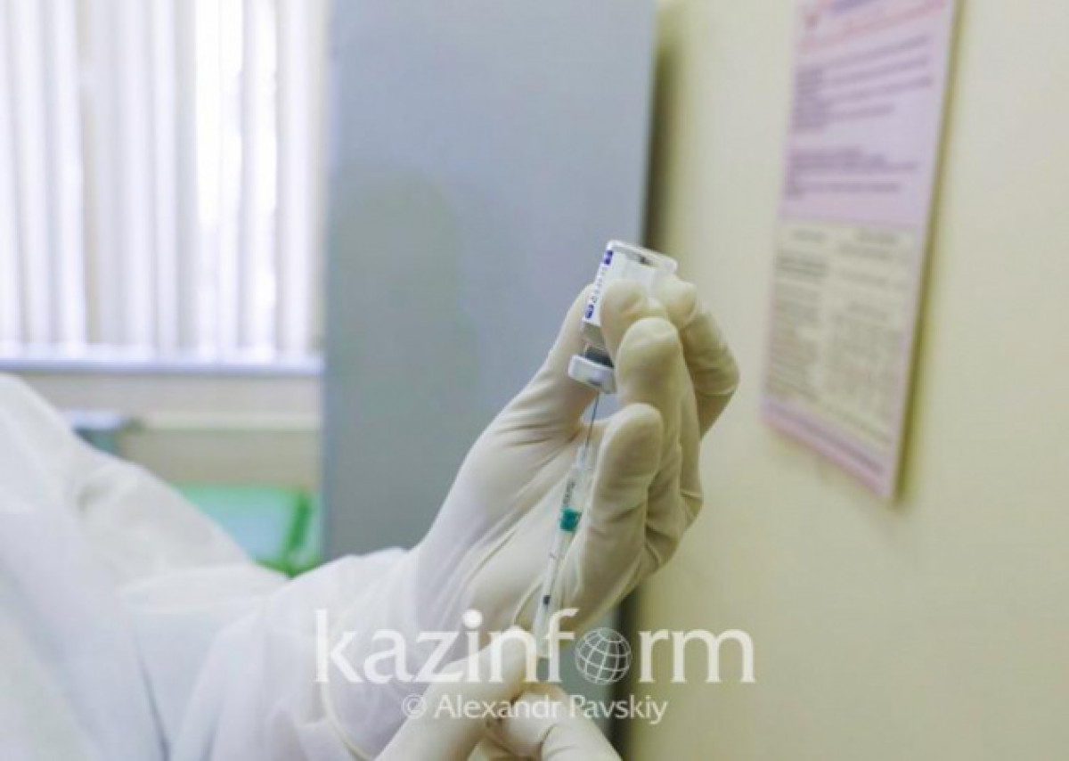 Когда у казахстанцев появится коллективный иммунитет, рассказал эксперт