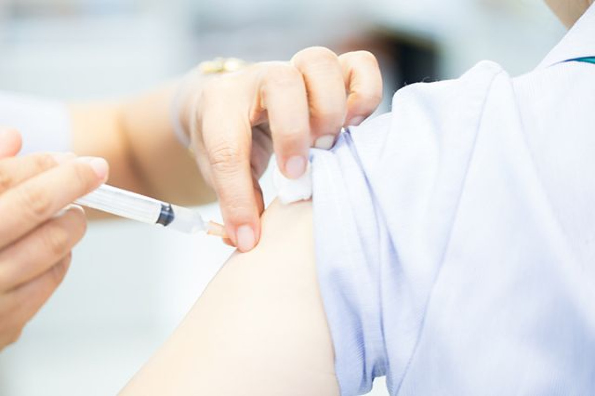 Министр Цой "успешно" проваливает вакцинацию населения - депутат
