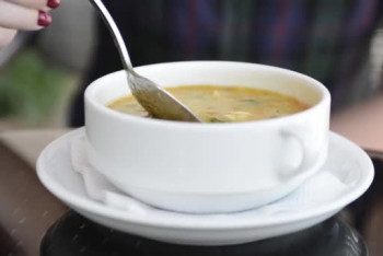 Фотография к новости: Анафилактический шок из-за острого супа пережила пенсионерка из Атырау