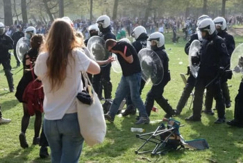 Фотография к новости: В Брюсселе вспыхнули беспорядки из-за первоапрельской шутки