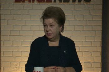 Фотография к новости: "Нам нужно поднимать престиж врача и учителя" - Надежда Петухова в проекте "20:21"