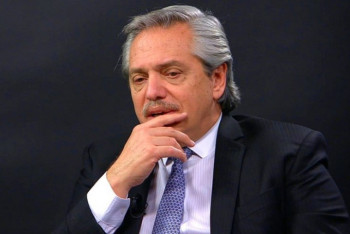 Фотография к новости: У привитого "Спутником V" президента Аргентины подозревают ковид