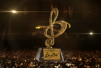 Фотография к новости: Известная казахстанская певица удостоена международной премии Bravo