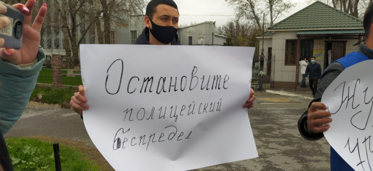 Журналисты заявили об угрозах со стороны полиции в Шымкенте