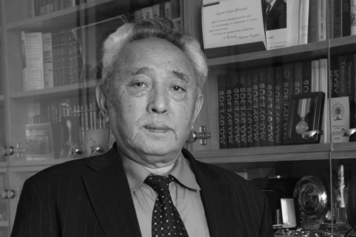 Елбасы выразил соболезнования родным и близким Кабдеша Жумадилова