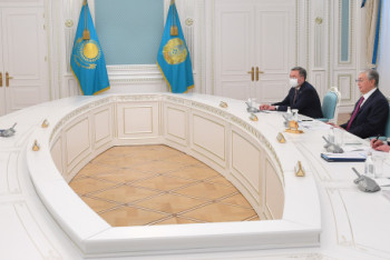 Фотография к новости: Токаев принял главу МИД Венгрии