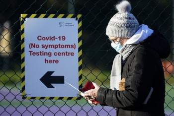 Фотография к новости: Ход королевы: как вакцинация спасает Британию