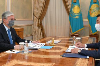 Фотография к новости: Токаев поручил Кульгинову организовать массовую вакцинацию