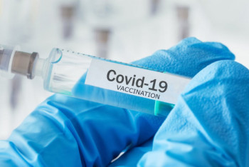 Фотография к новости: "К этому часу случаев смерти от вакцины не было" - Минздрав