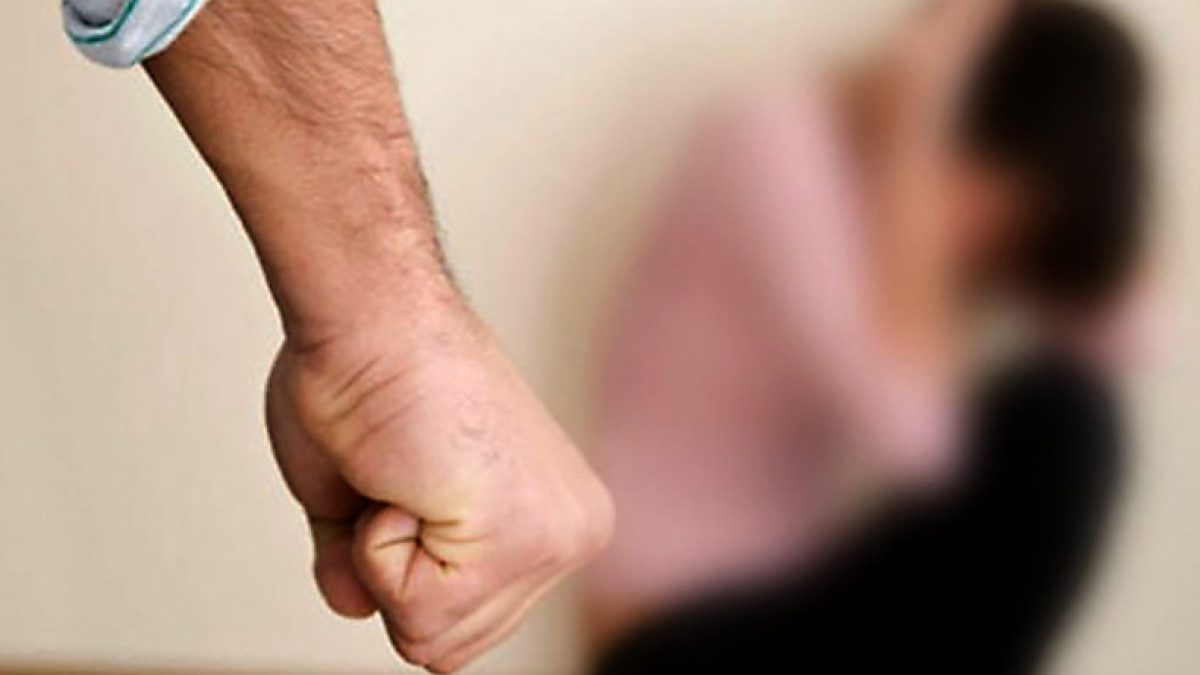 Астанчанин выбил женщине зубы за отказ потанцевать с ним