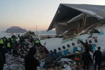 Крушение самолета Bek Air: вдова погибшего пилота выдвинула неожиданную версию трагедии