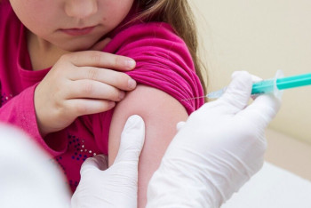 Фотография к новости: Можно ли прививать детей против коронавируса