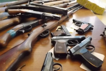 Фотография к новости: Добровольно сдать оружие призывают казахстанцев в МВД