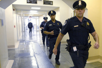 Фотография к новости: Один человек погиб при стрельбе в школе в Ноксвилле