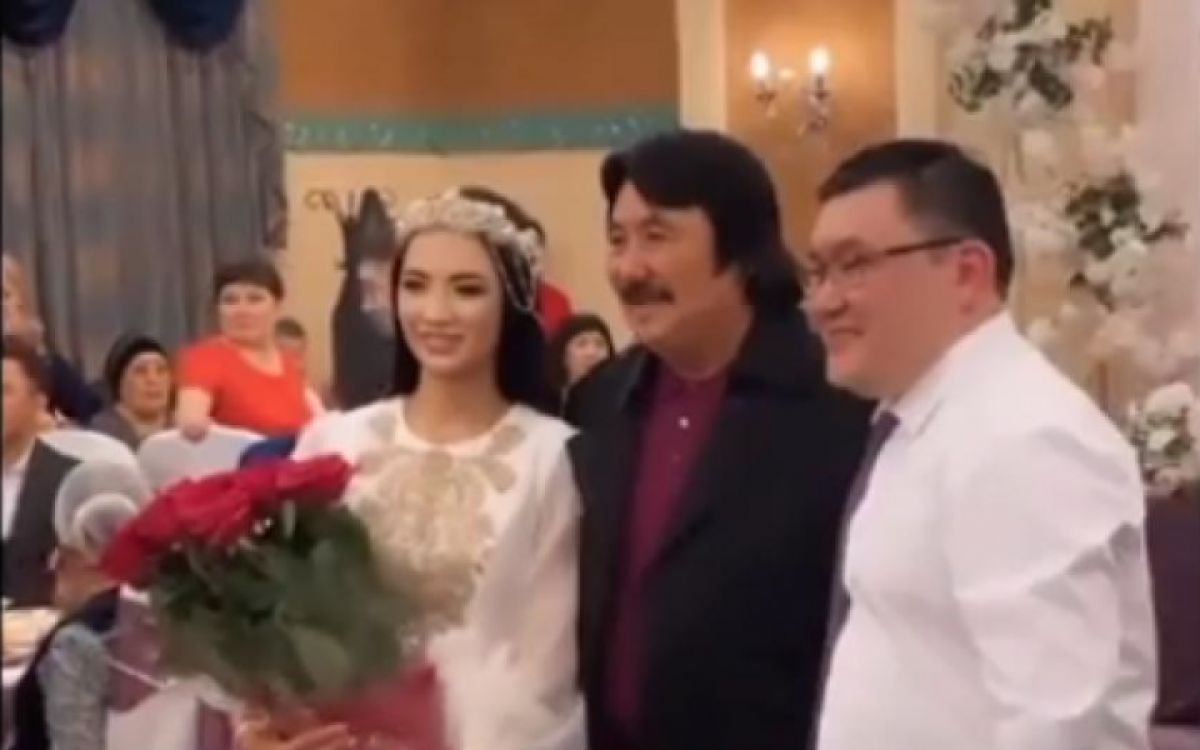 скриншот с видео