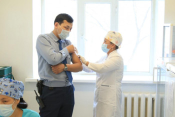 Фотография к новости: Кызылординские полицейские массово прививаются от коронавируса