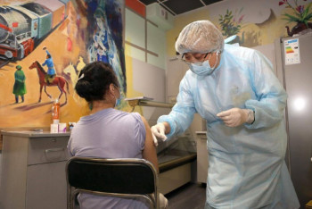 Фотография к новости: Прививка с выставкой: пункт вакцинации работает в музее Кастеева в Алматы