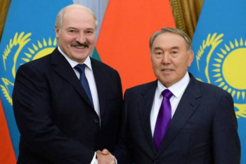 Фотография к новости: Назарбаев провел телефонный разговор с Лукашенко