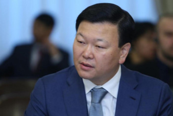 Фотография к новости: Цой призвал жертвовать излишками вакцин для наиболее уязвимых стран