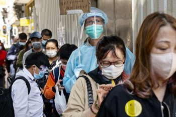 Фотография к новости: ВОЗ назвала тревожной ситуацию с коронавирусом в мире