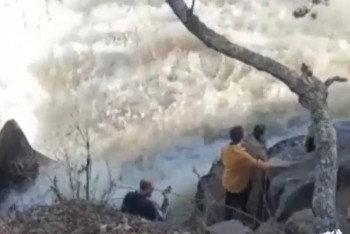 Фотография к новости: Отец с дочерью во время прогулки упали в водопад в Акмолинской области