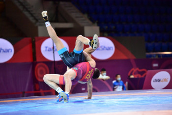 Фотография к новости: Казахстанские вольники завоевали три золота на чемпионате Азии